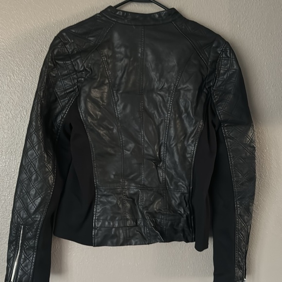 Like new jacket - Picture 3 of 4